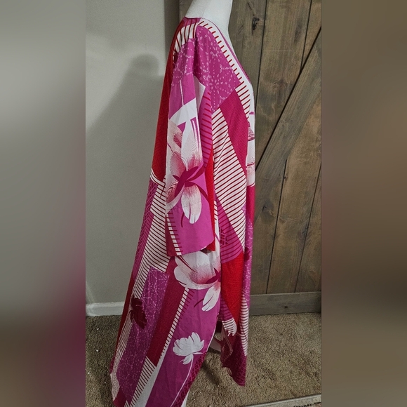 NATORI Kabuki Floral-Print Pullover Caftan. Red/pink/white. Size Med - Picture 11 of 16
